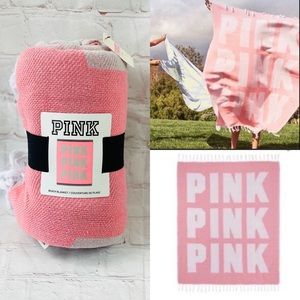 VS Pink Logo Fringe Beach Festival Blanket Pink